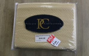 Astoria_Matelasse_Gold_King_duvet