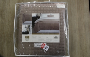 Raffles comforter set